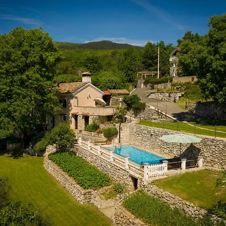 펜션 In With Wifi 모슈체니체